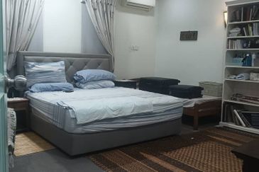 RUMAH TERES DUA TINGKAT UNTUK DIJUAL DI TAMAN KETOYONG PERMAI, TANJUNG MALIM, PERAK