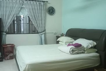 RUMAH TERES DUA TINGKAT UNTUK DIJUAL DI TAMAN KETOYONG PERMAI, TANJUNG MALIM, PERAK