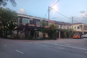 RUMAH TERES DUA TINGKAT UNTUK DIJUAL DI TAMAN KETOYONG PERMAI, TANJUNG MALIM, PERAK