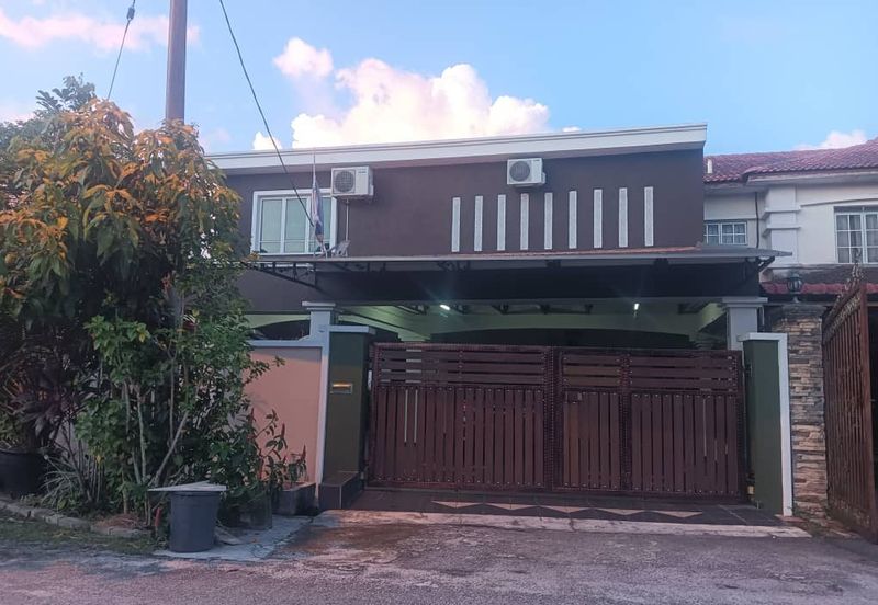 RUMAH TERES DUA TINGKAT UNTUK DIJUAL DI TAMAN KETOYONG PERMAI, TANJUNG MALIM, PERAK