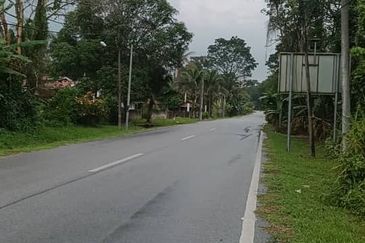 TANAH STATUS LOT KEDIAMAN (76 LOT BESERTA GERAN INDIVIDU) UNTUK DIJUAL DI KG MENDERANG, SUNGKAI, PERAK – LOKASI STRATEGIK !!!