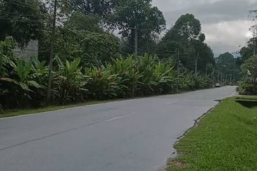 TANAH STATUS LOT KEDIAMAN (76 LOT BESERTA GERAN INDIVIDU) UNTUK DIJUAL DI KG MENDERANG, SUNGKAI, PERAK – LOKASI STRATEGIK !!!