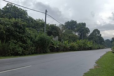 TANAH STATUS LOT KEDIAMAN (76 LOT BESERTA GERAN INDIVIDU) UNTUK DIJUAL DI KG MENDERANG, SUNGKAI, PERAK – LOKASI STRATEGIK !!!