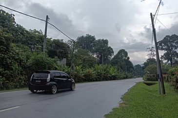 TANAH STATUS LOT KEDIAMAN (76 LOT BESERTA GERAN INDIVIDU) UNTUK DIJUAL DI KG MENDERANG, SUNGKAI, PERAK – LOKASI STRATEGIK !!!