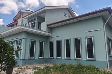 RUMAH TERES DUA TINGKAT UNTUK DIJUAL DI TAMAN WANGSA JAYA, TANJUNG MALIM (CORNER LOT)