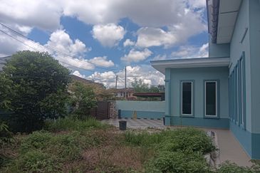 RUMAH TERES DUA TINGKAT UNTUK DIJUAL DI TAMAN WANGSA JAYA, TANJUNG MALIM (CORNER LOT)