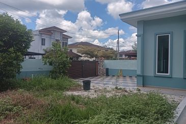 RUMAH TERES DUA TINGKAT UNTUK DIJUAL DI TAMAN WANGSA JAYA, TANJUNG MALIM (CORNER LOT)