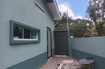 RUMAH TERES DUA TINGKAT UNTUK DIJUAL DI TAMAN WANGSA JAYA, TANJUNG MALIM (CORNER LOT)