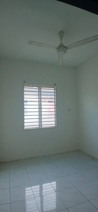 RUMAH TERES 1 TINGKAT UNTUK DIJUAL DI TAMAN EMAS, BIDOR, PERAK, Perak, Bidor