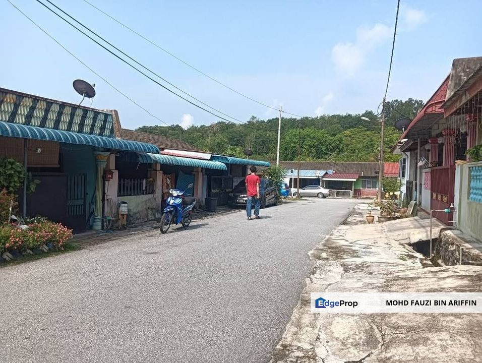 RUMAH TERES 1 TINGKAT UNTUK DIJUAL DI RUMAH AWAM 3, TANJUNG MALIM, PERAK, Perak, Tanjung Malim
