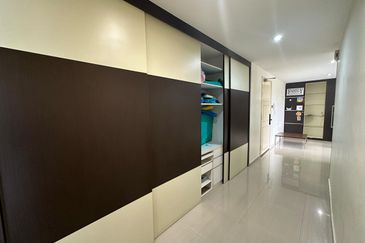 The Straits View, Bandar Baru Permas Jaya