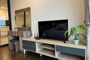 Almas Suites @ Puteri Harbour