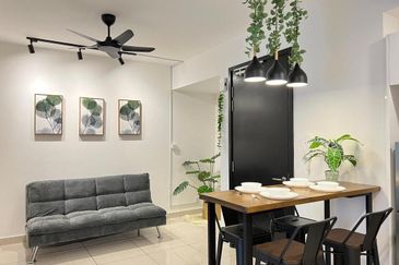 Almas Suites @ Puteri Harbour