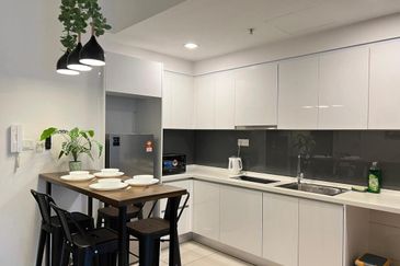 Almas Suites @ Puteri Harbour