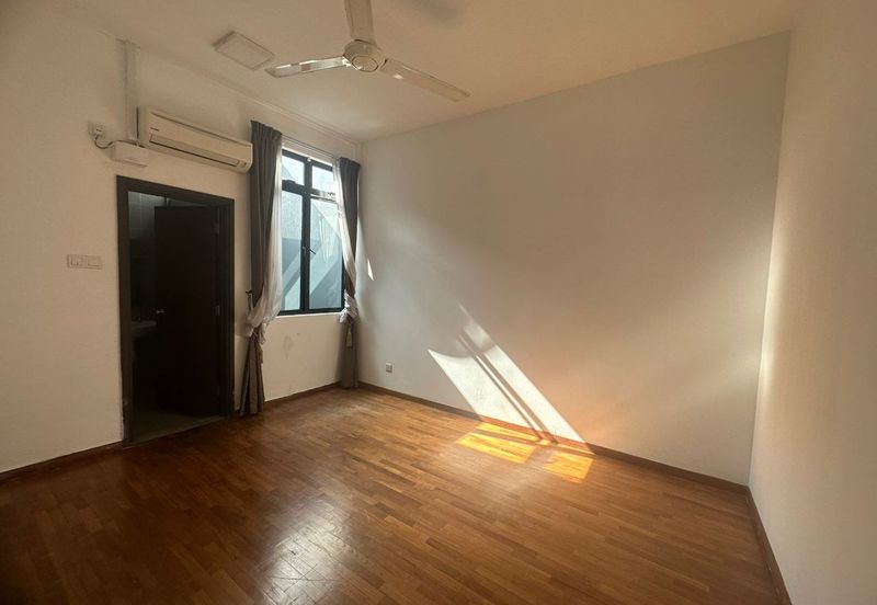 The WaterEdge Residences