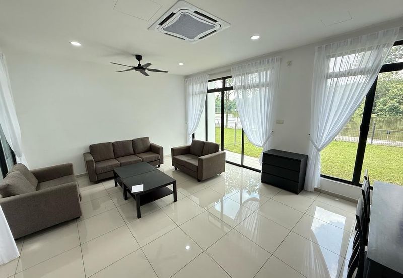 The WaterEdge Residences