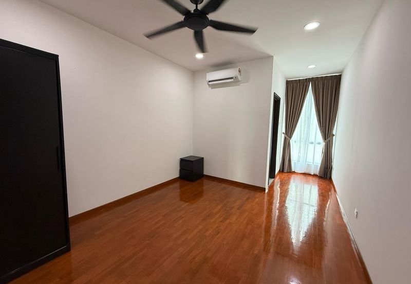 The WaterEdge Residences