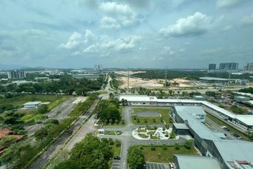 Ujana Executive Apartment