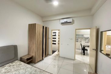 D'Summit Residences @ Kempas Utama