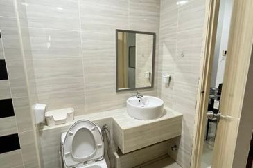 D'Summit Residences @ Kempas Utama