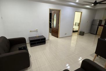 Bangunan Duta Impian (The Embassy Suites)