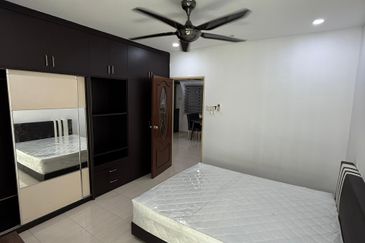 Bangunan Duta Impian (The Embassy Suites)