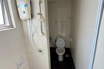 Bangunan Duta Impian (The Embassy Suites)