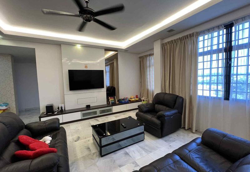 Aloha Tower Condominium