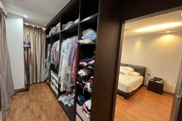 Aloha Tower Condominium