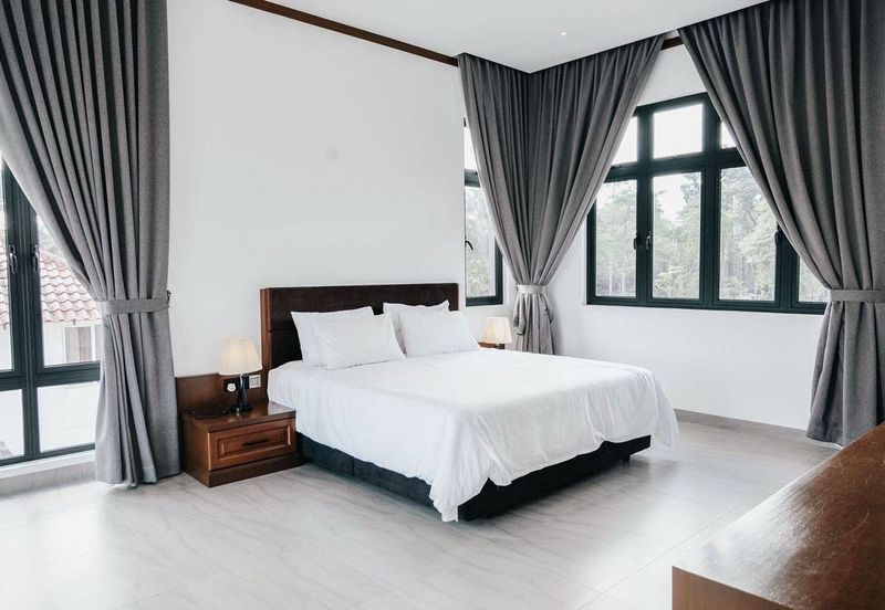 The Country Residency