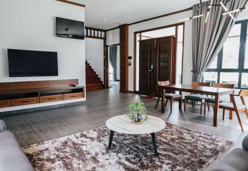 The Country Residency