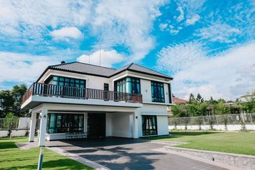 The Country Residency