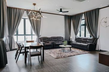 The Country Residency