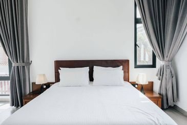 The Country Residency