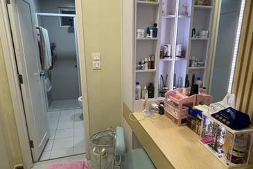 Meridin Bayvue Apartment