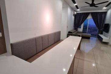 Meridin Bayvue Apartment