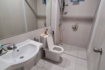 Meridin Bayvue Apartment