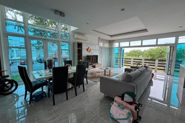 D'Lagoon, Taman Seri Austin