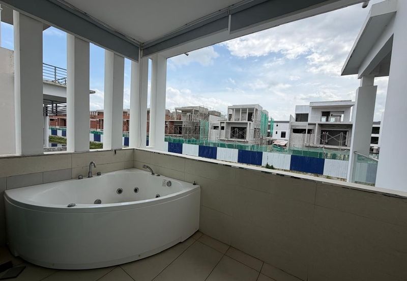 Isola Villa @ Senibong Cove