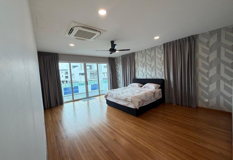 Isola Villa @ Senibong Cove