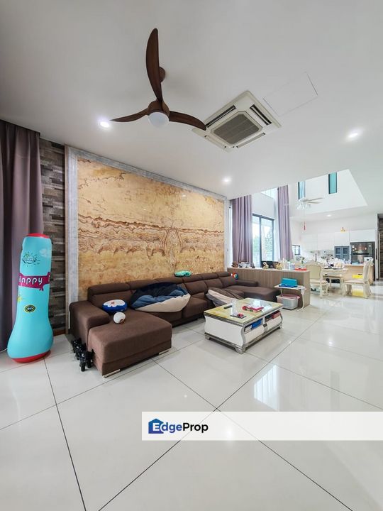 3-Storey Freehold Villa in Isola Grandeur, Johor, Masai