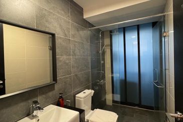 Almas Suites @ Puteri Harbour