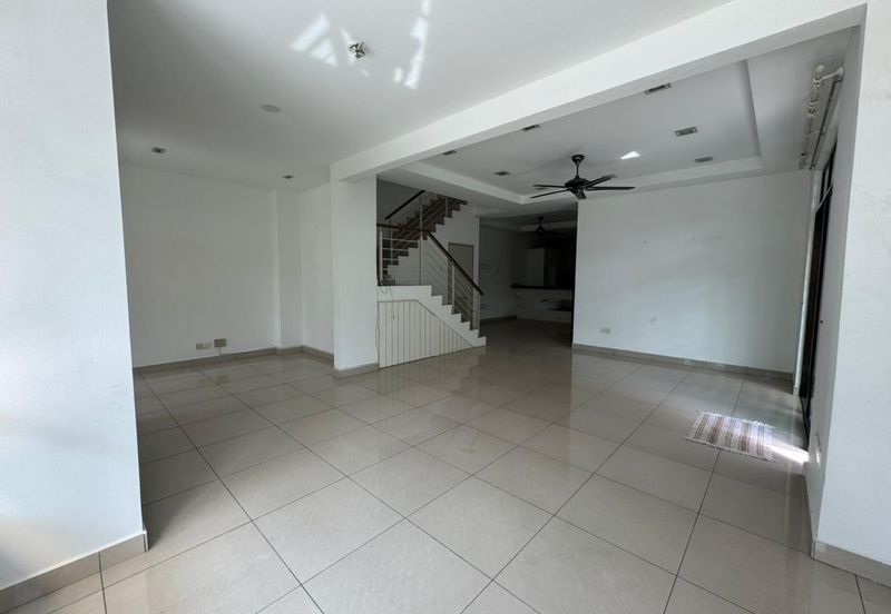 Maple Red, Adda Heights