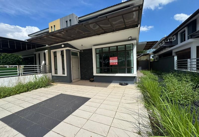 Maple Red, Adda Heights