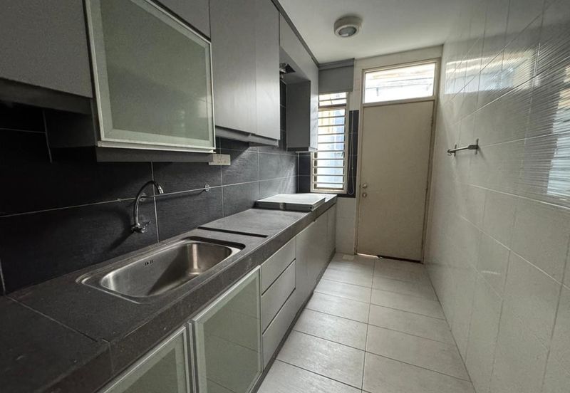 Maple Red, Adda Heights