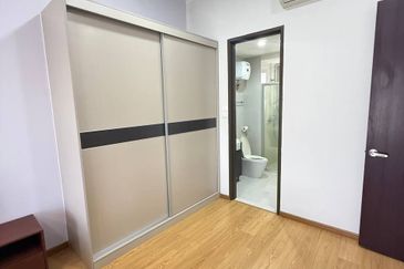 Baypoint @ Country Garden Danga Bay