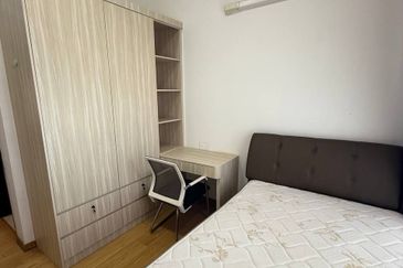 Baypoint @ Country Garden Danga Bay