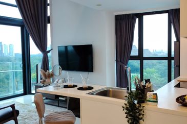 Almas Suites @ Puteri Harbour