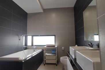 Strait View Residence Double Storey Semi-D