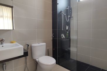 Strait View Residence Double Storey Semi-D